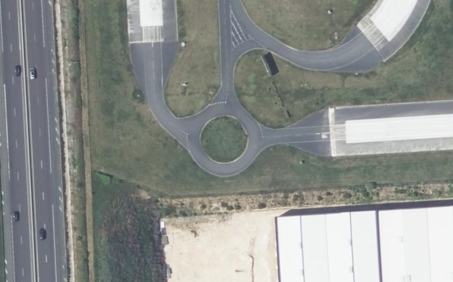 Vue aérienne du Rond-point anonyme n°155607119