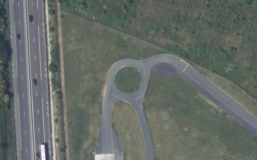 Vue aérienne du Rond-point anonyme n°155607126