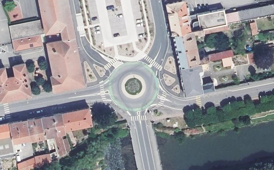 Vue aérienne du Rond-point anonyme n°15561799