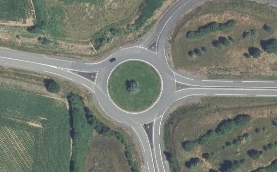 Vue aérienne du Rond-point anonyme n°155626330