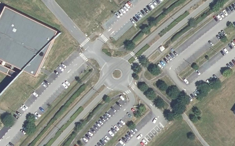Vue aérienne du Rond-point anonyme n°155626384