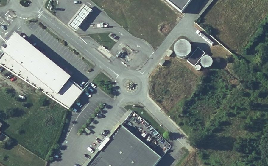 Vue aérienne du Rond-point anonyme n°155681958