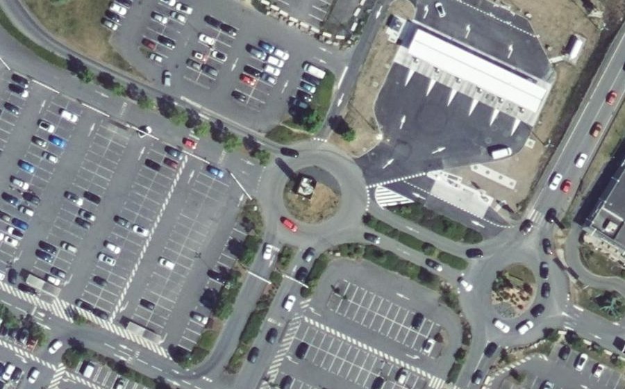 Vue aérienne du Rond-point anonyme n°155701235