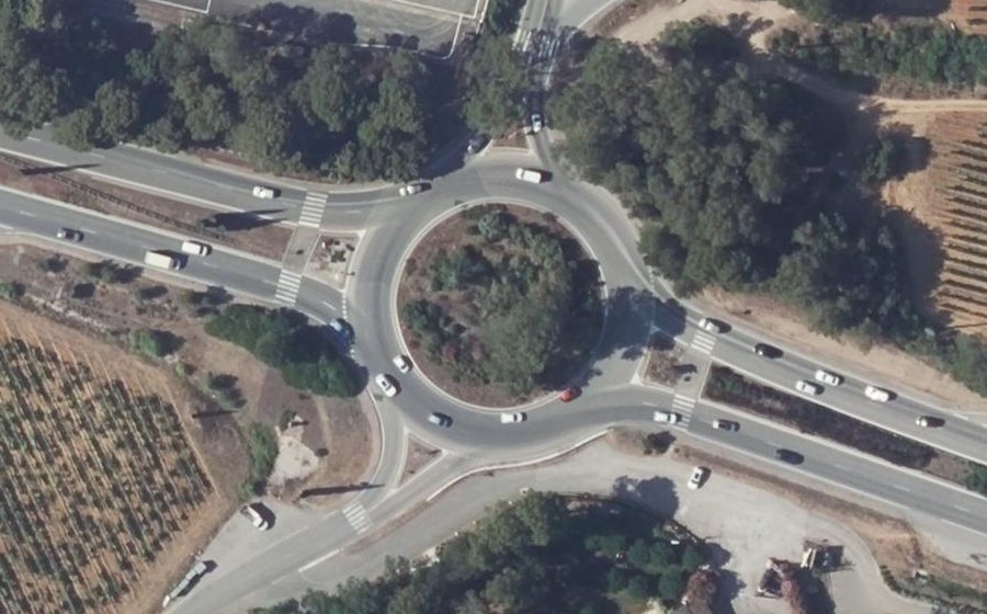 Vue aérienne du Rond-point anonyme n°155786251
