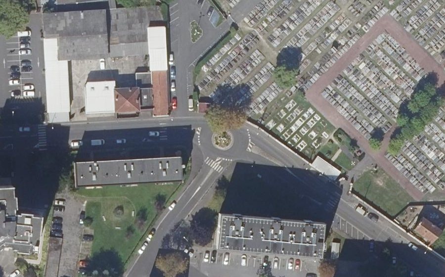 Vue aérienne du Rond-point anonyme n°155835760