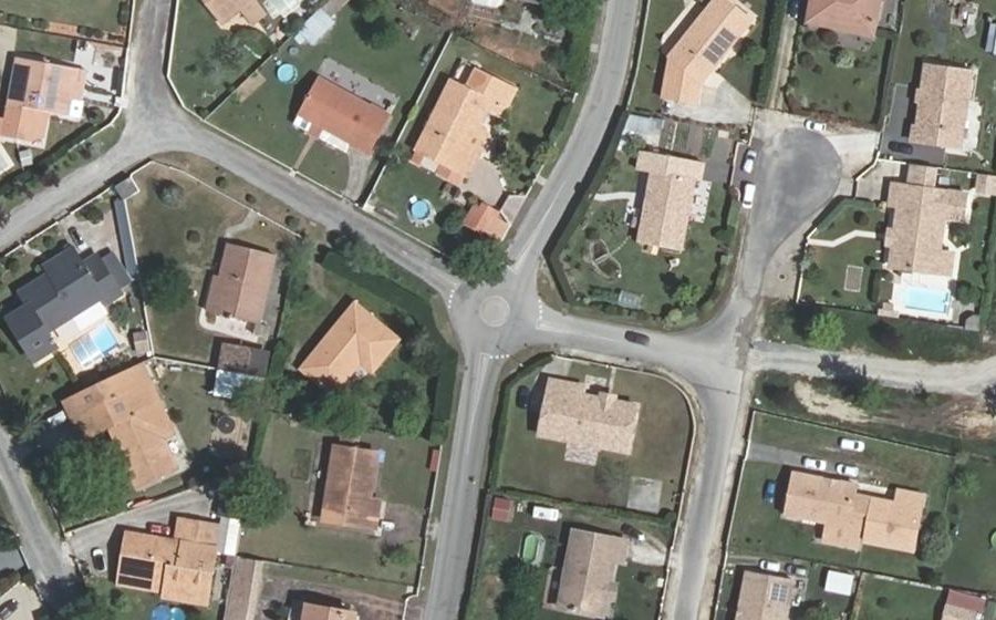 Vue aérienne du Rond-point anonyme n°156014068