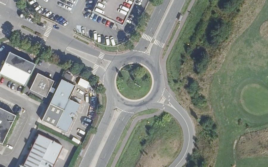 Vue aérienne du Rond-point anonyme n°156015226