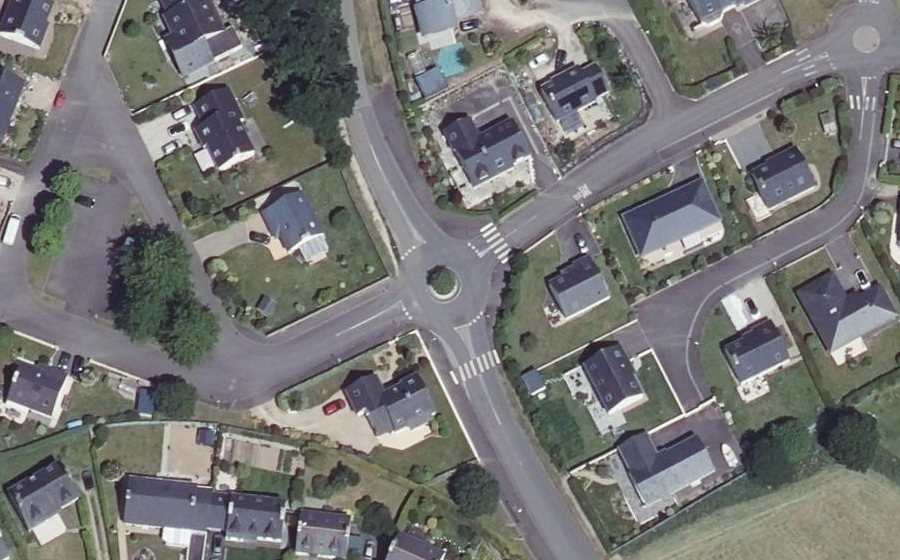 Vue aérienne du Rond-point anonyme n°156068855