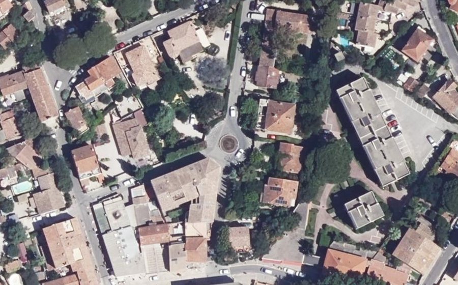 Vue aérienne du Rond-point anonyme n°156098003