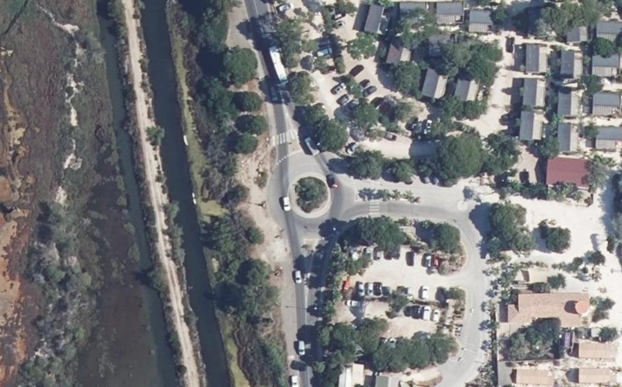 Vue aérienne du Rond-point anonyme n°156126208