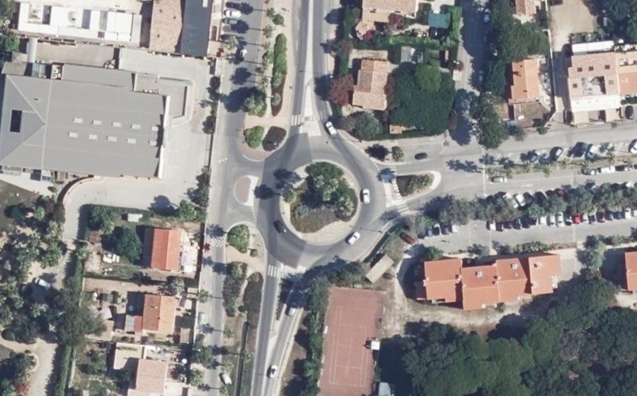 Vue aérienne du Rond-point anonyme n°156126209
