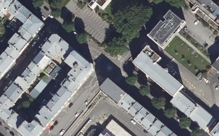 Vue aérienne du Rond-point anonyme n°156178338