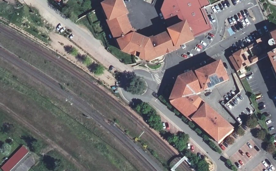 Vue aérienne du Rond-point anonyme n°156199407