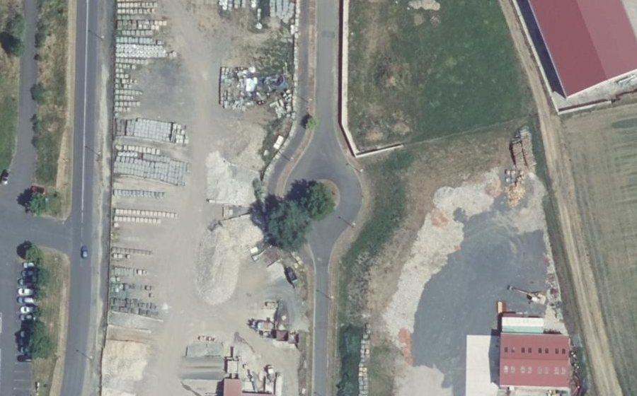 Vue aérienne du Rond-point anonyme n°156257606
