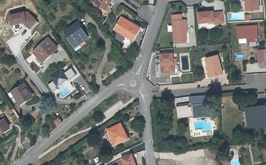 Vue aérienne du Rond-point anonyme n°156368800