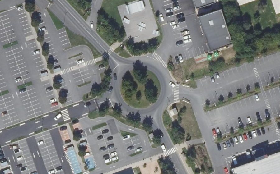 Vue aérienne du Rond-point anonyme n°156509672