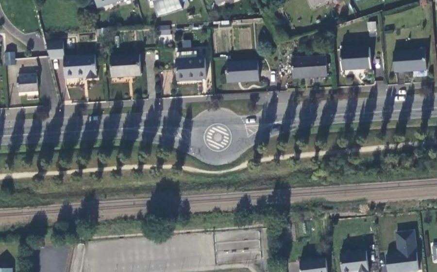 Vue aérienne du Rond-point anonyme n°156605270