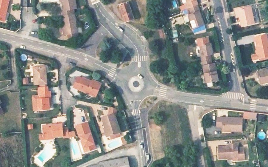 Vue aérienne du Rond-point anonyme n°156620826