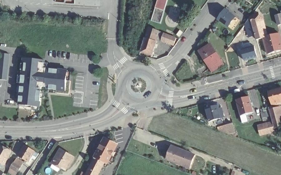 Vue aérienne du Rond-point anonyme n°15666317