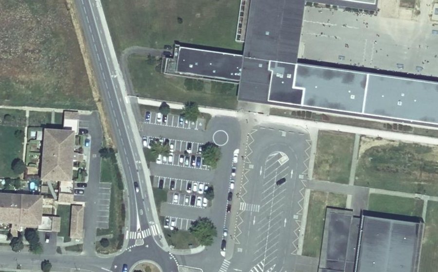Vue aérienne du Rond-point anonyme n°156677659