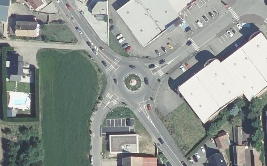 Vue aérienne du Rond-point anonyme n°15671305