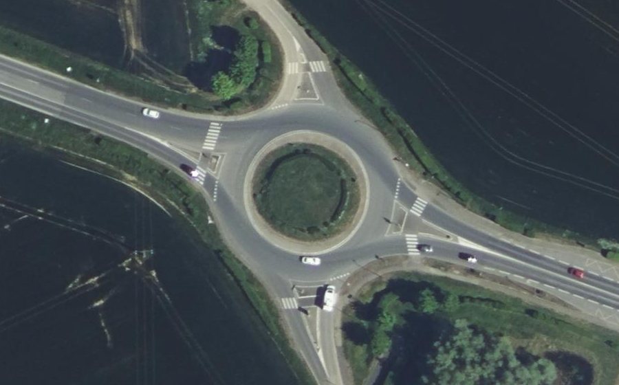 Vue aérienne du Rond-point anonyme n°156803744