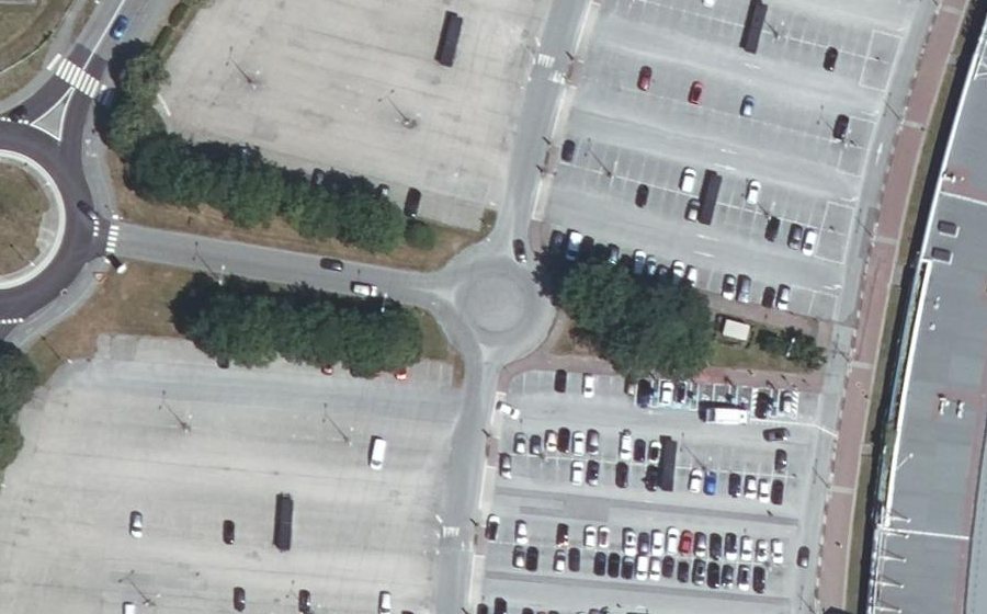 Vue aérienne du Rond-point anonyme n°156826912