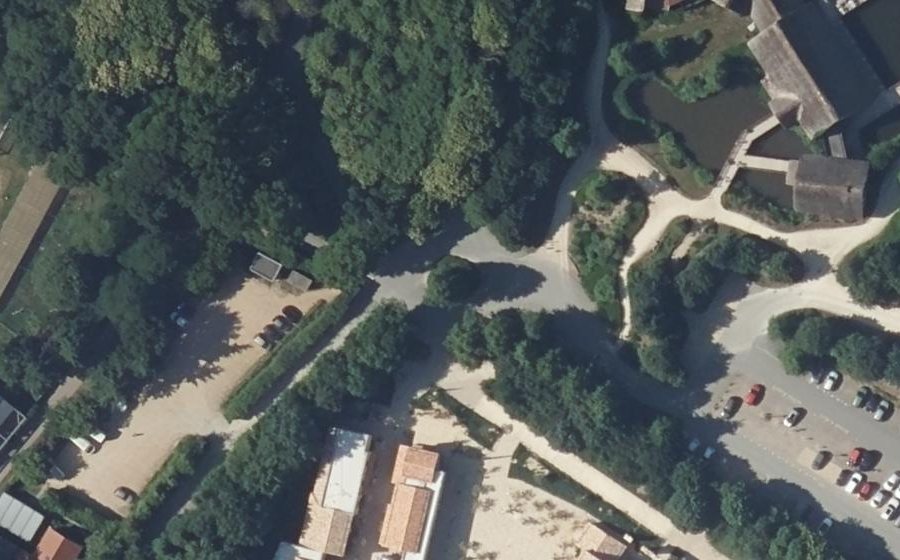 Vue aérienne du Rond-point anonyme n°156944927