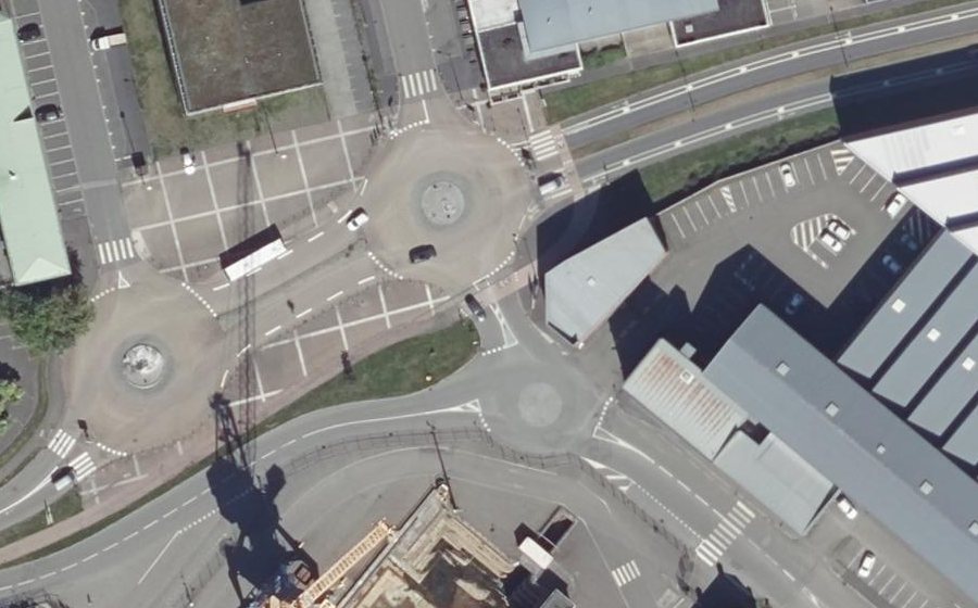 Vue aérienne du Rond-point anonyme n°156977709