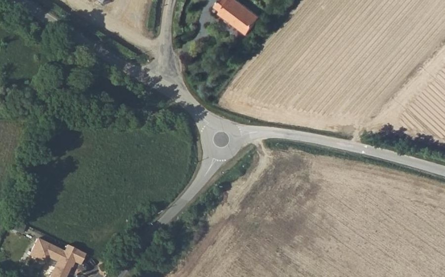 Vue aérienne du Rond-point anonyme n°156979807
