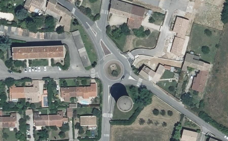 Vue aérienne du Rond-point anonyme n°157002040