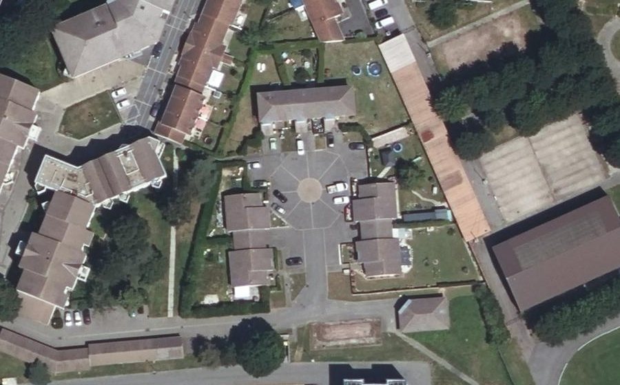 Vue aérienne du Rond-point anonyme n°157066397