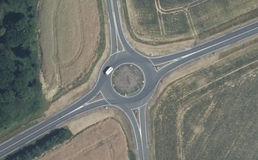 Vue aérienne du Rond-point anonyme n°15712122