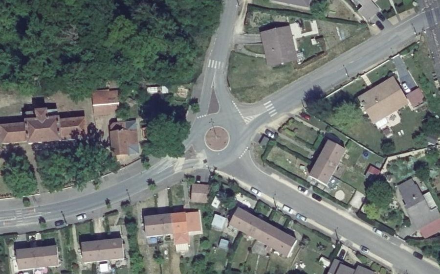 Vue aérienne du Rond-point anonyme n°15713126