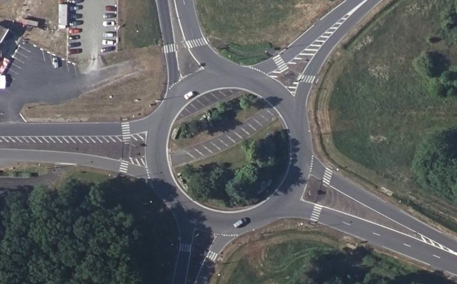 Vue aérienne du Rond-point anonyme n°15714142