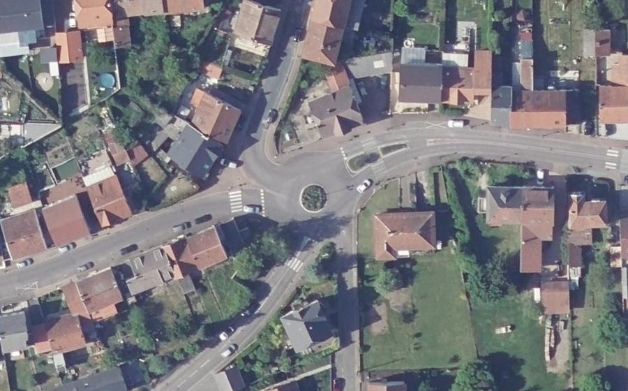 Vue aérienne du Rond-point anonyme n°157147776