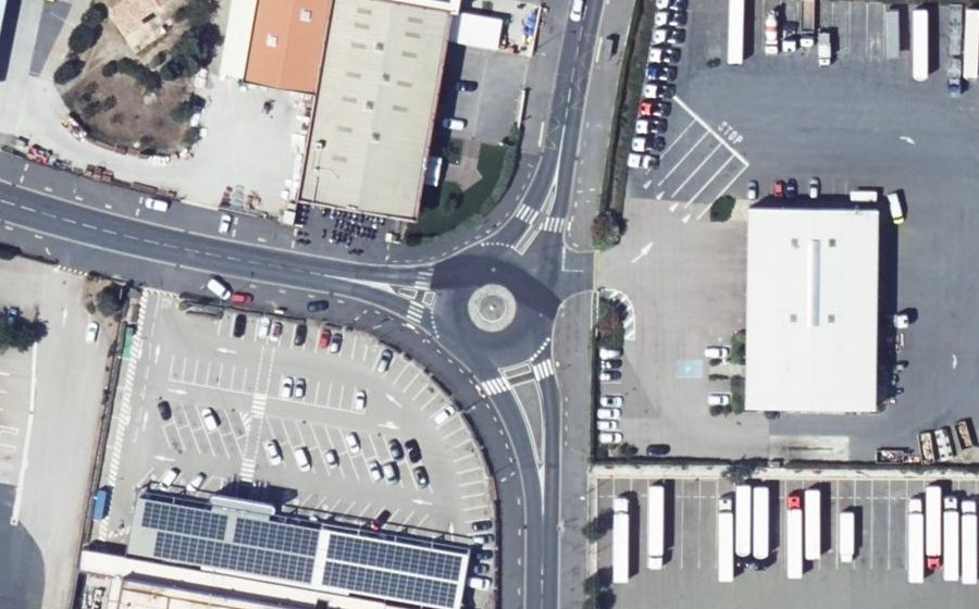 Vue aérienne du Rond-point anonyme n°157223960
