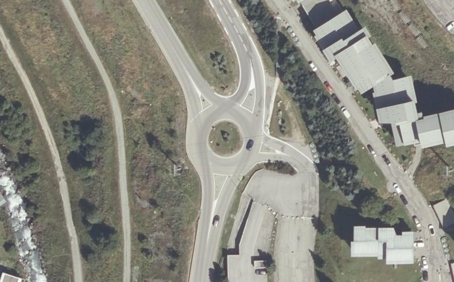Vue aérienne du Rond-point anonyme n°157279232