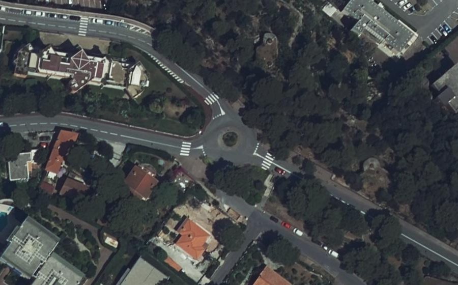 Vue aérienne du Rond-point anonyme n°157311203
