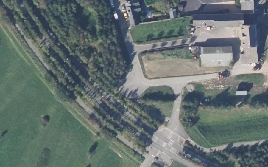 Vue aérienne du Rond-point anonyme n°157328711