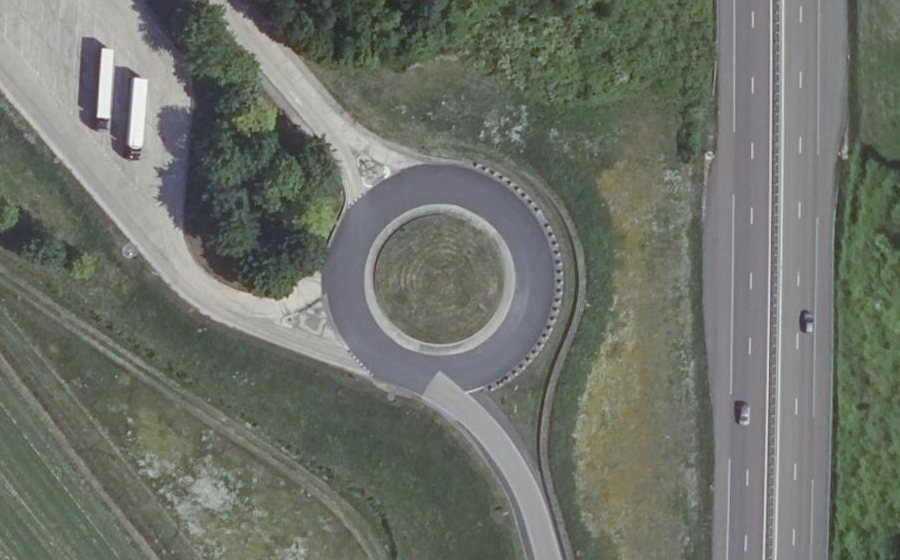 Vue aérienne du Rond-point anonyme n°157468501