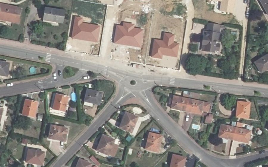 Vue aérienne du Rond-point anonyme n°157479649