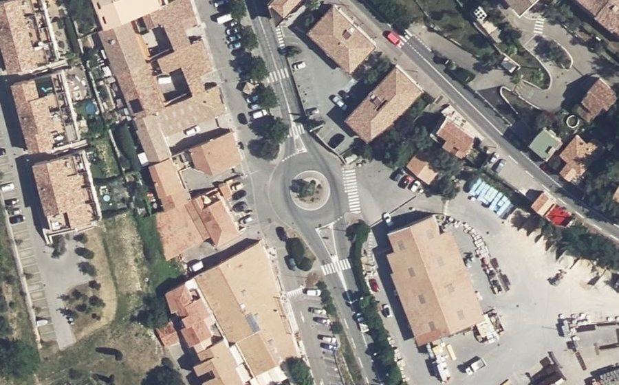 Vue aérienne du Rond-point anonyme n°157516566