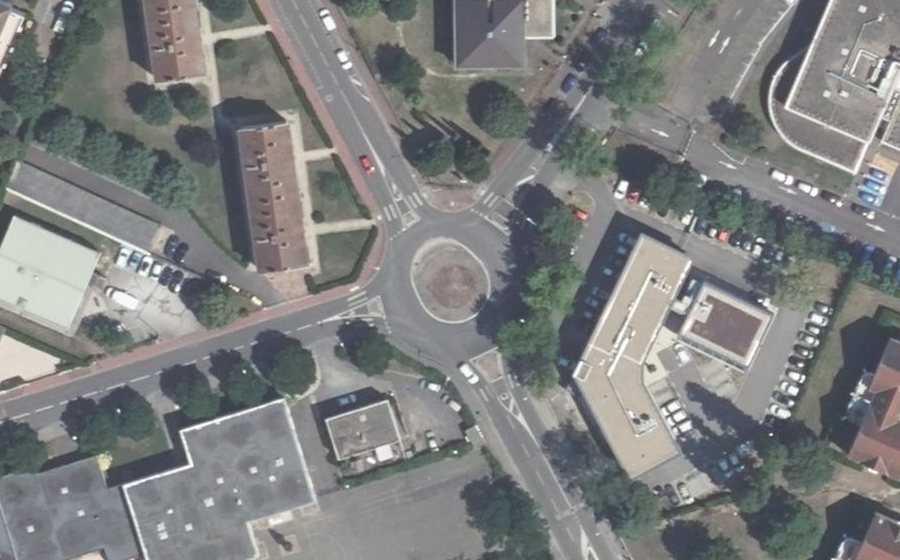 Vue aérienne du Rond-point anonyme n°157566357
