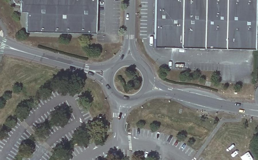 Vue aérienne du Rond-point anonyme n°157708105