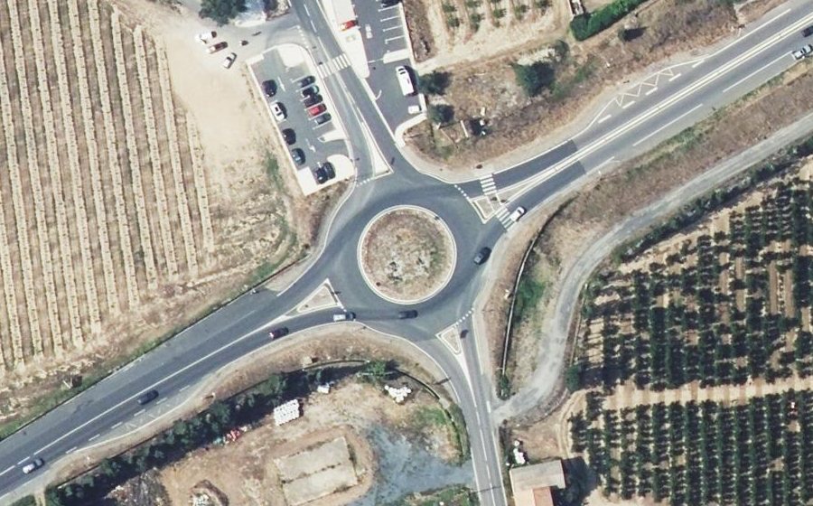 Vue aérienne du Rond-point anonyme n°15790614