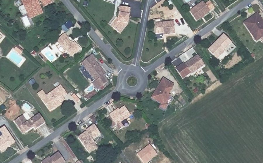 Vue aérienne du Rond-point anonyme n°157910013