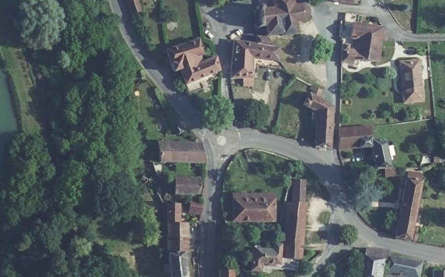 Vue aérienne du Rond-point anonyme n°158003375
