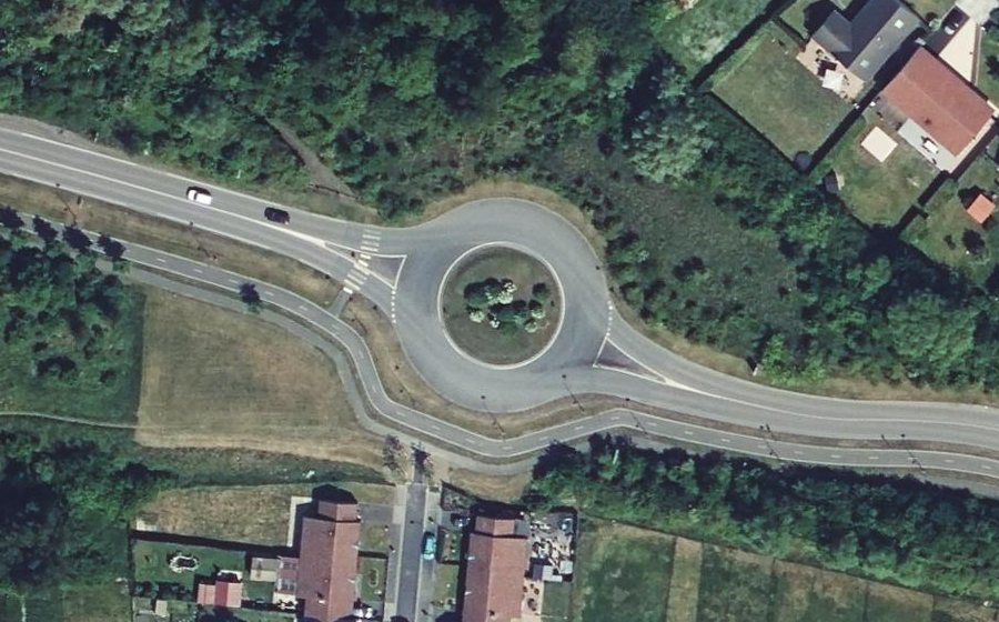 Vue aérienne du Rond-point anonyme n°158003580