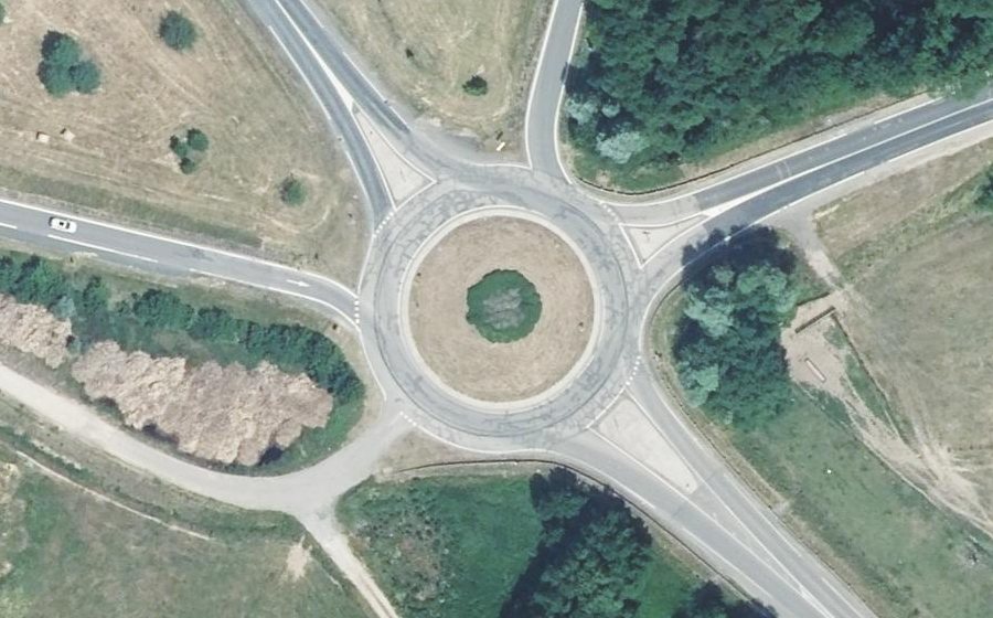 Vue aérienne du Rond-point anonyme n°15802621